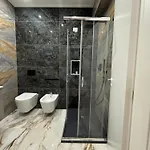 Empire 招待所