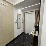 Empire 招待所